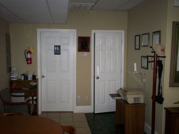 Office For Lease: 311 W Lee St, Athens, AL 35611